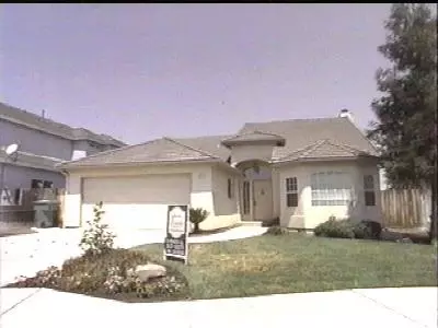 1055 Robinson Ave, Clovis, CA 93612 photo 1
