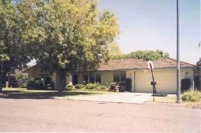 513 Shannon, Madera, CA 93637 photo 1