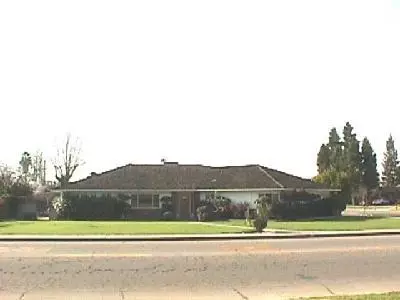 1941 14th St, Sanger, CA 93657 photo 1