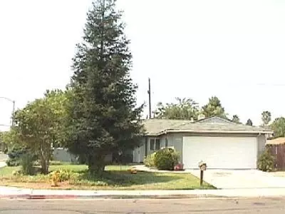 2998 Claremont, Clovis, CA 93611 photo 1