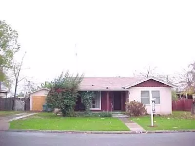 272 Palm, Dinuba, CA 93618 photo 1