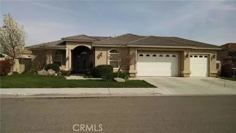 1429 Larrete Ave, Madera, CA 93637 photo 1
