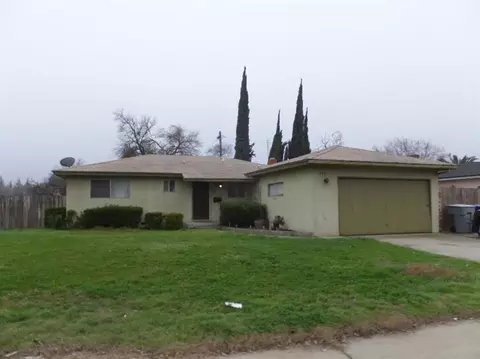 438 W Mitchell Ave, Clovis, CA 93612 photo 1