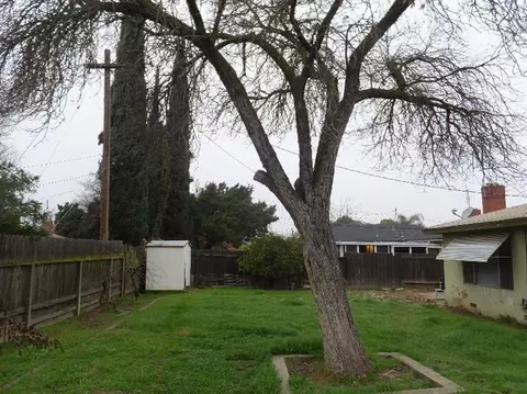 438 W Mitchell Ave, Clovis, CA 93612 photo 10