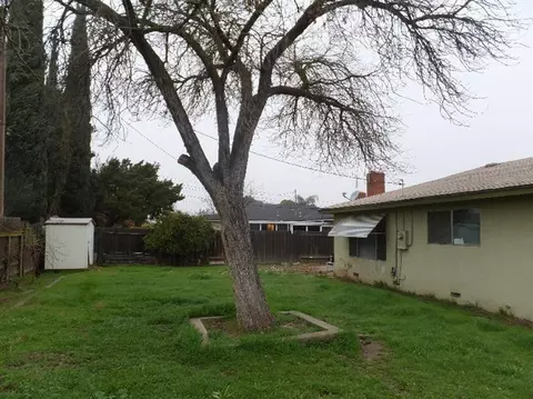 438 W Mitchell Ave, Clovis, CA 93612 photo 8