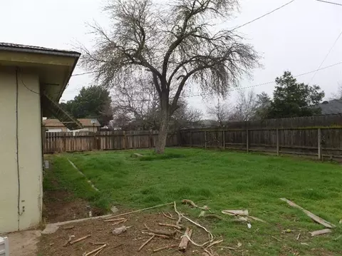 438 W Mitchell Ave, Clovis, CA 93612 photo 3
