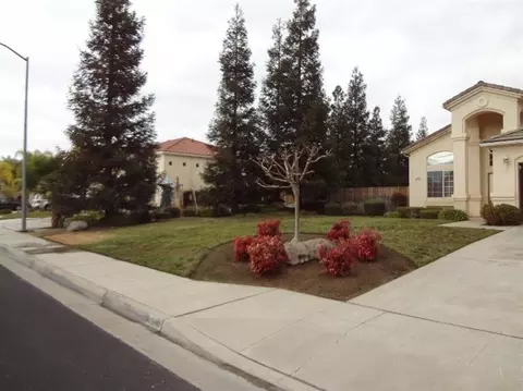 2543 Sierra Madre Ave, Clovis, CA 93611 photo 3
