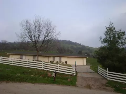 6991 Rodeo Dr, Sanger, CA 93657 photo 1