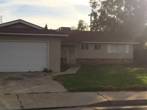 482 W Pico Ave, Clovis, CA 93612 photo 1