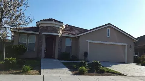 948 Stanford Ave, Madera, CA 93637 photo 1