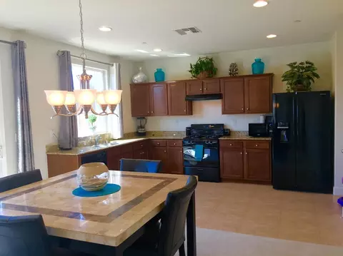 604 Peach St, Madera, CA 93638 photo 6