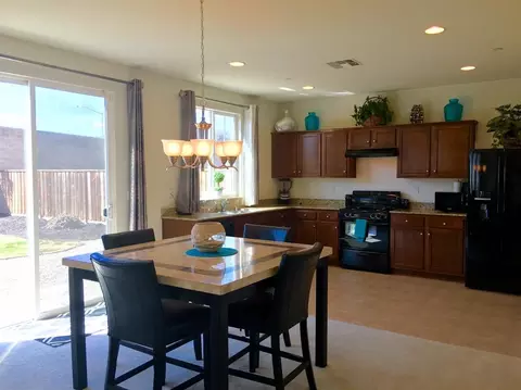 604 Peach St, Madera, CA 93638 photo 5