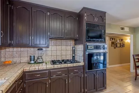 976 S Manor Dr, Kerman, CA 93630 photo 7