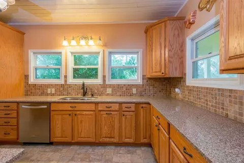 5918 N De Wolf Ave, Clovis, CA 93619 photo 8