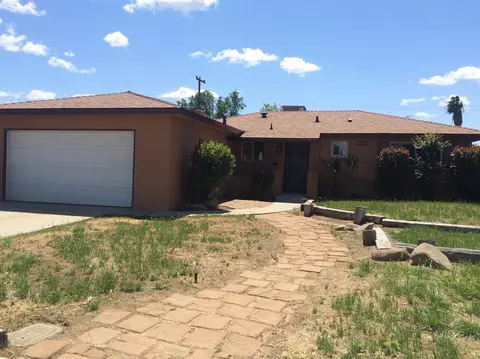 426 W Scott Ave, Clovis, CA 93612 photo 1