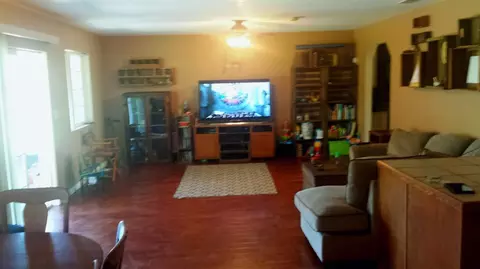 7479 Live Oak Dr, Sanger, CA 93657 photo 9