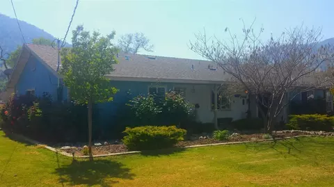 7479 Live Oak Dr, Sanger, CA 93657 photo 4