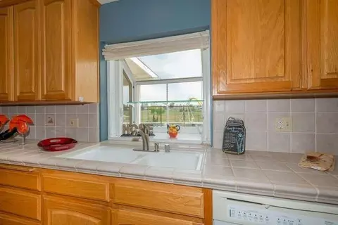 5338 Amber Ave, Clovis, CA 93619 photo 9