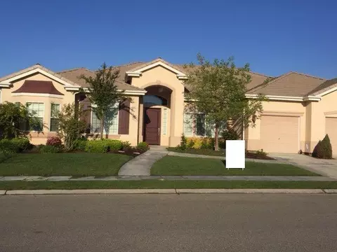 1924 N Greenfield Ave, Clovis, CA 93619 photo 1