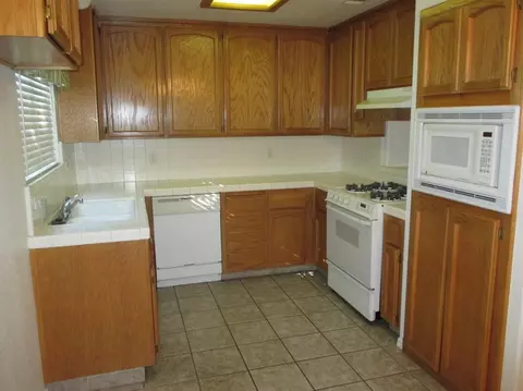 3040 Winter Way, Madera, CA 93637 photo 4