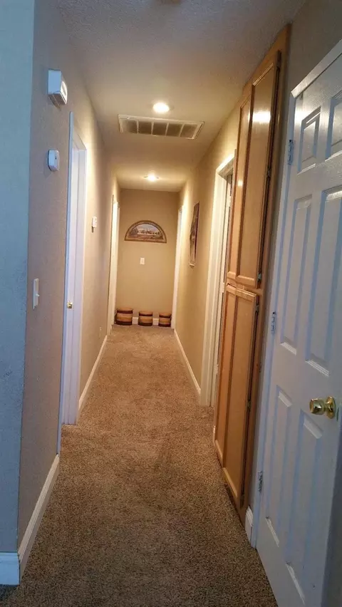 1704 Pierce Ln, Madera, CA 93638 photo 5