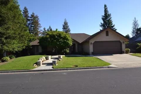 544 W Bedford Ave, Clovis, CA 93611 photo 1