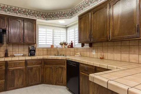2870 E Millbrae Ave, Fresno, CA 93710 photo 8