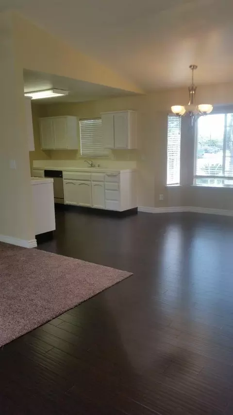 502 4th St, Sanger, CA 93657 photo 5