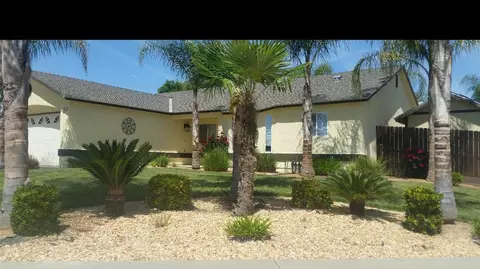 502 4th St, Sanger, CA 93657 photo 1