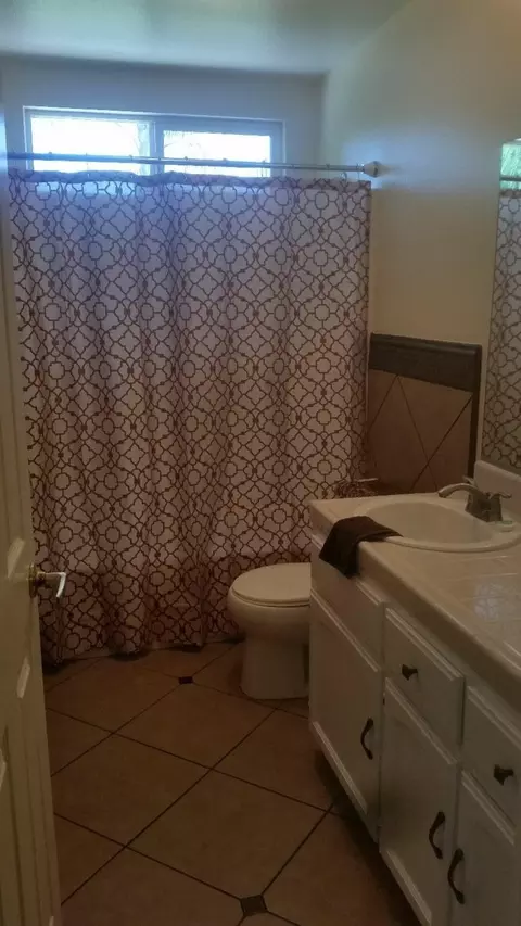 502 4th St, Sanger, CA 93657 photo 9