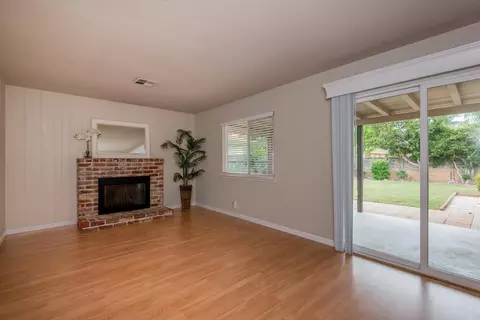 34 Russell Ave, Clovis, CA 93612 photo 7