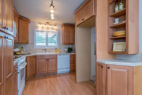 34 Russell Ave, Clovis, CA 93612 photo 3
