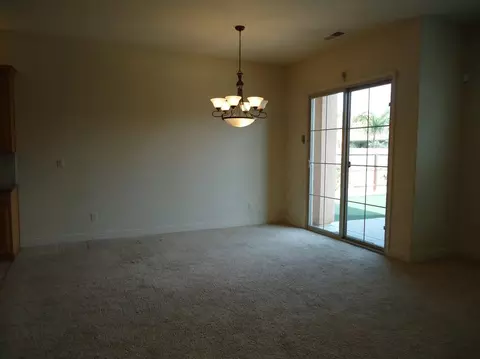 2567 E Powers Ave, Fresno, CA 93720 photo 8