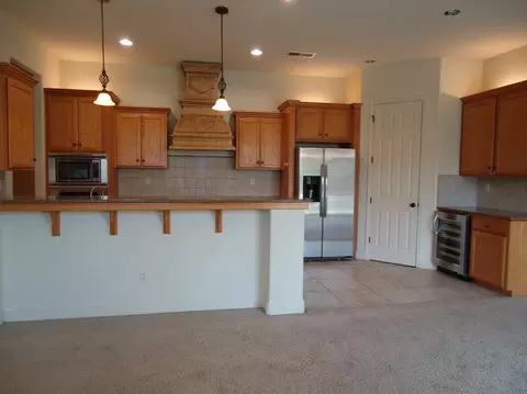 2567 E Powers Ave, Fresno, CA 93720 photo 7