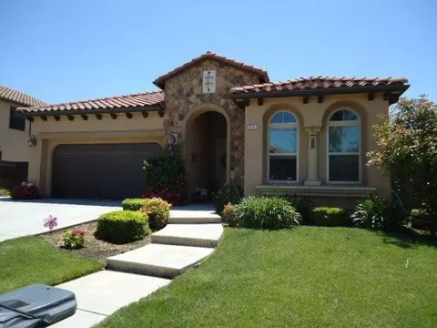 2567 E Powers Ave, Fresno, CA 93720 photo 1