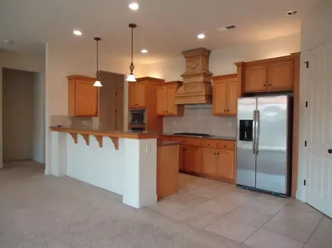 2567 E Powers Ave, Fresno, CA 93720 photo 10