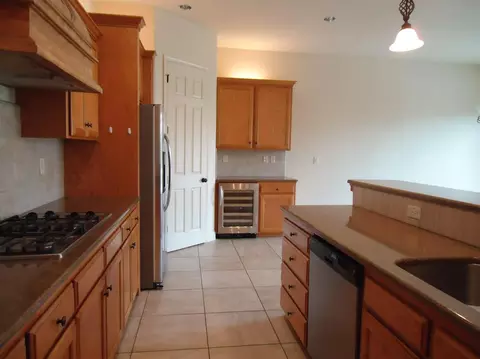 2567 E Powers Ave, Fresno, CA 93720 photo 6