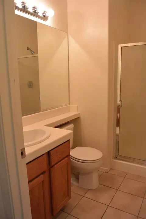 702 W Lisbon Ln, Clovis, CA 93619 photo 8