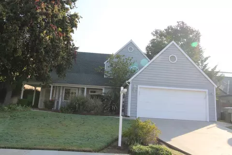 983 N Chapel Hill Ave, Clovis, CA 93611 photo 1