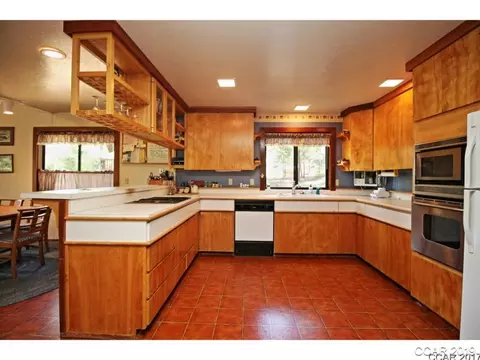 1625 Hillcrest Dr, Arnold, CA 95223 photo 7