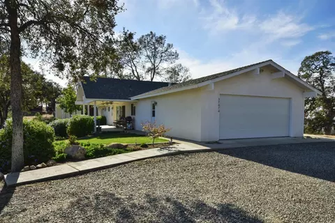 37676 Eagle Dr, Raymond, CA 93653 photo 1