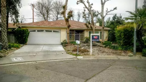 544 Autumn Ct, Madera, CA 93637 photo 1