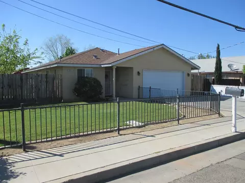 1604 Tulare St, Madera, CA 93638 photo 1