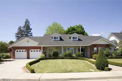 205 N Jonna Ave, Fowler, CA 93625 photo 1