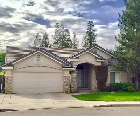 2037 E Yeargin Dr, Fresno, CA 93720 photo 1