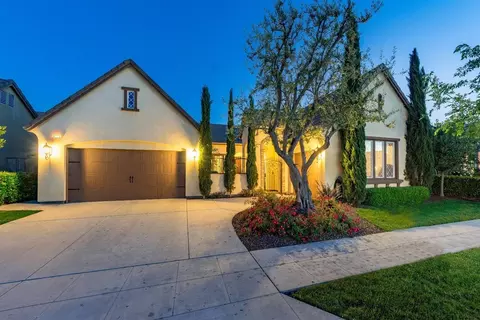 4112 Serena Ave, Clovis, CA 93619 photo 1
