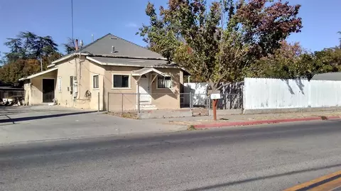 609 Clinton St, Madera, CA 93638 photo 1