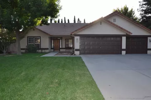 554 W Fallbrook Ave, Clovis, CA 93611 photo 1