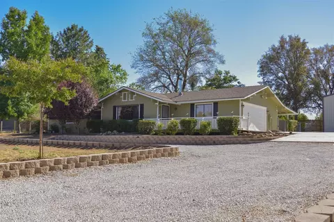 31828 Apache Rd, Coarsegold, CA 93614 photo 1