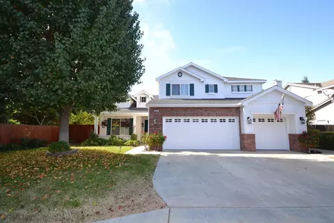 868 N Ash Ave, Clovis, CA 93611 photo 1